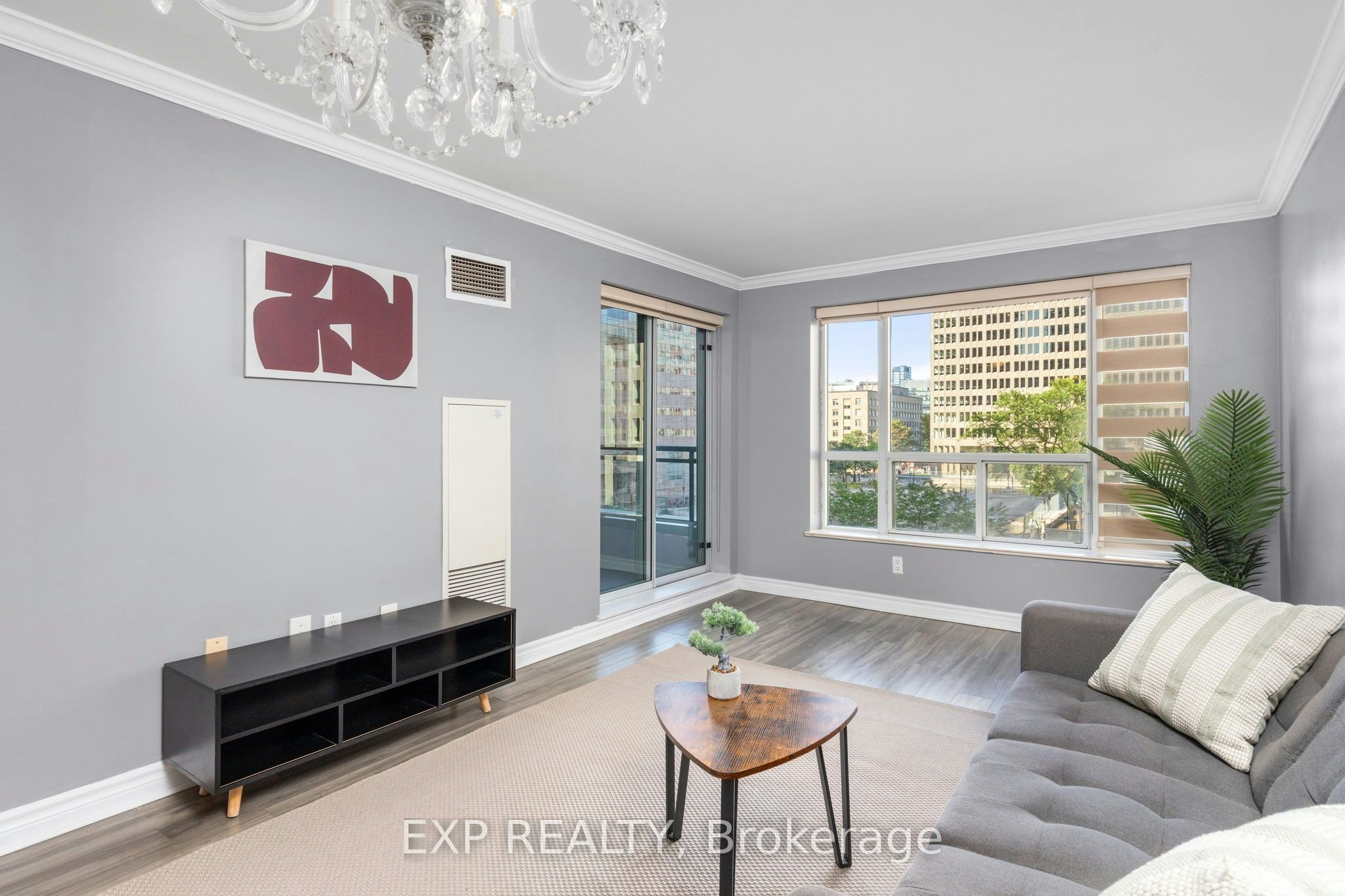 409-889 Bay Street, Toronto, ON, M5S 3K5 - 2