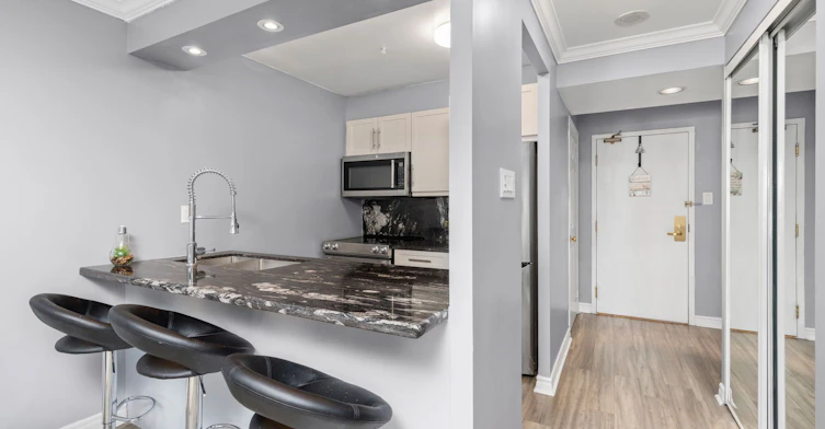 409-889 Bay Street, Toronto, ON, M5S 3K5 - 5