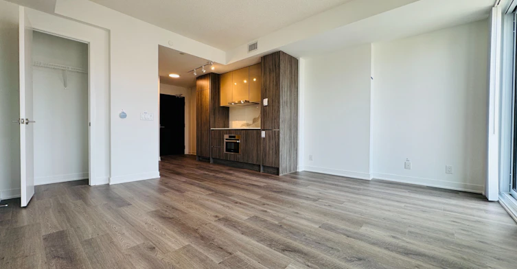 4011-180 Front Street E, Toronto, ON, M5A 0A9 - 4
