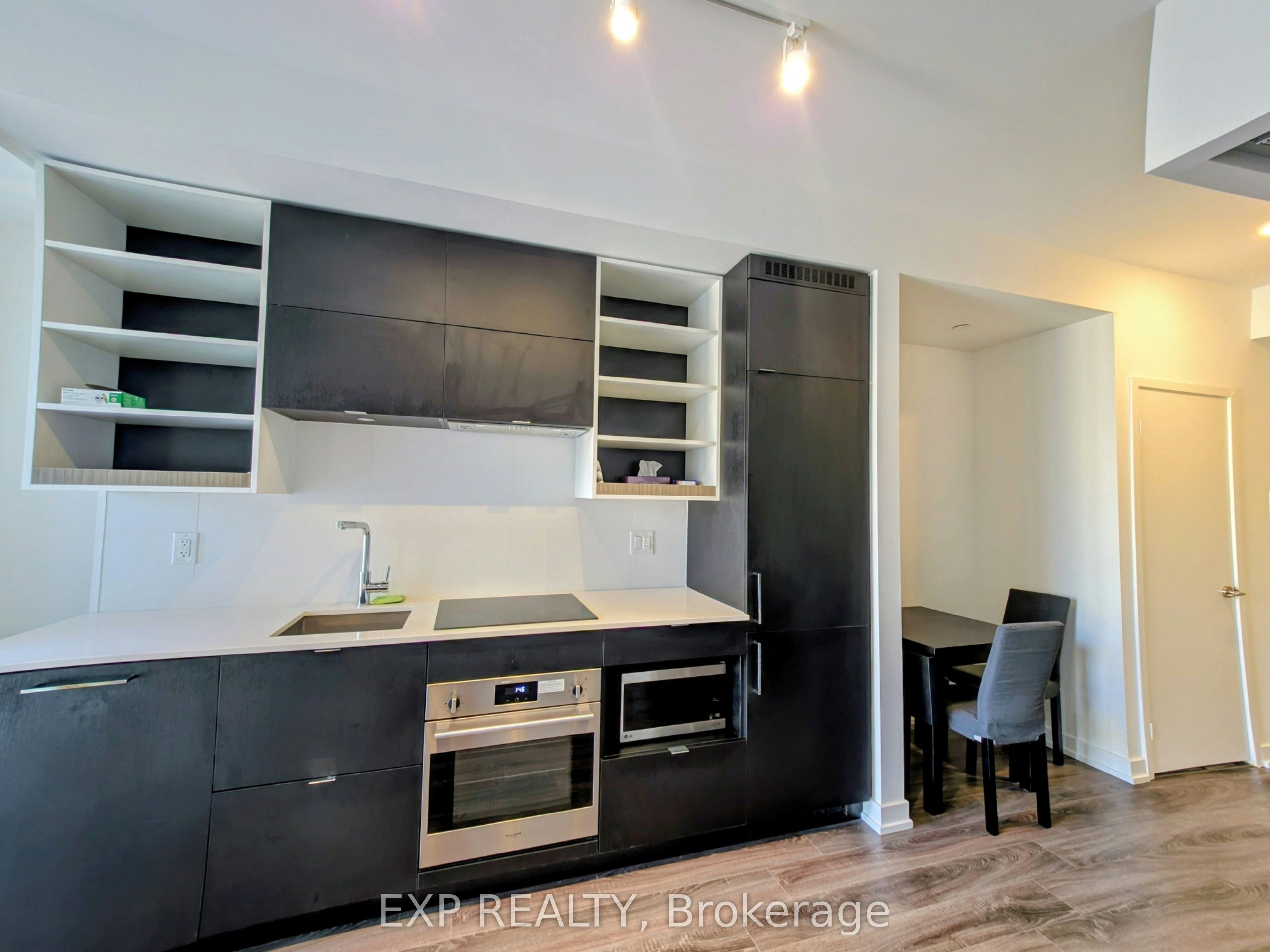 1821-20 Edward Street, Toronto, ON, M5G 1C9 - 8