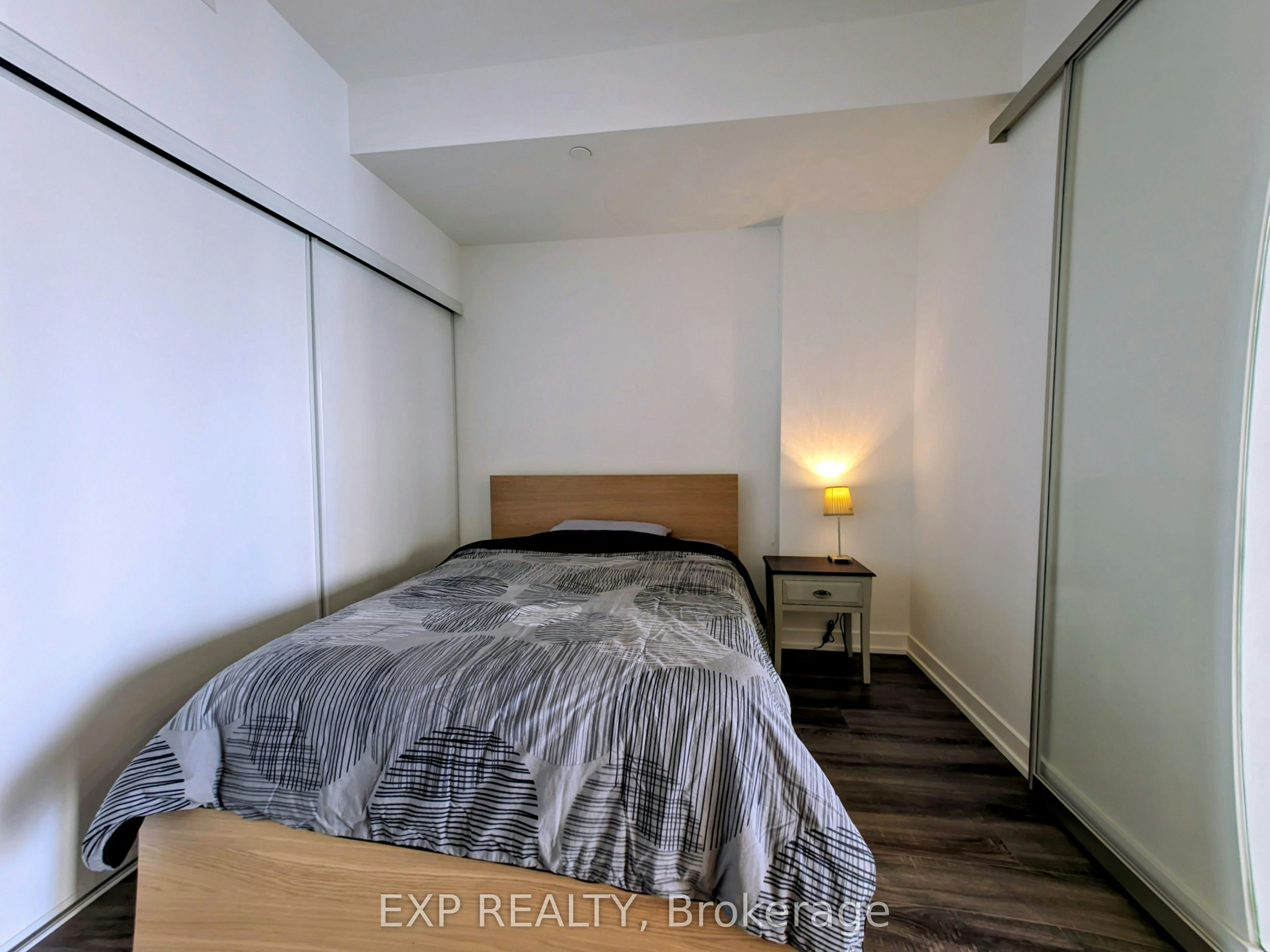 1821-20 Edward Street, Toronto, ON, M5G 1C9 - 13
