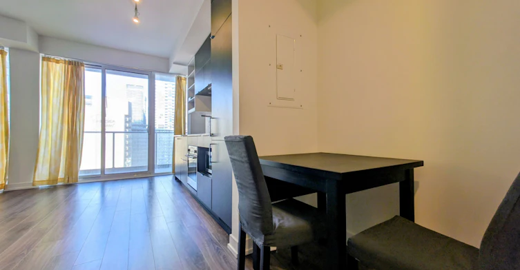 1821-20 Edward Street, Toronto, ON, M5G 1C9 - 5