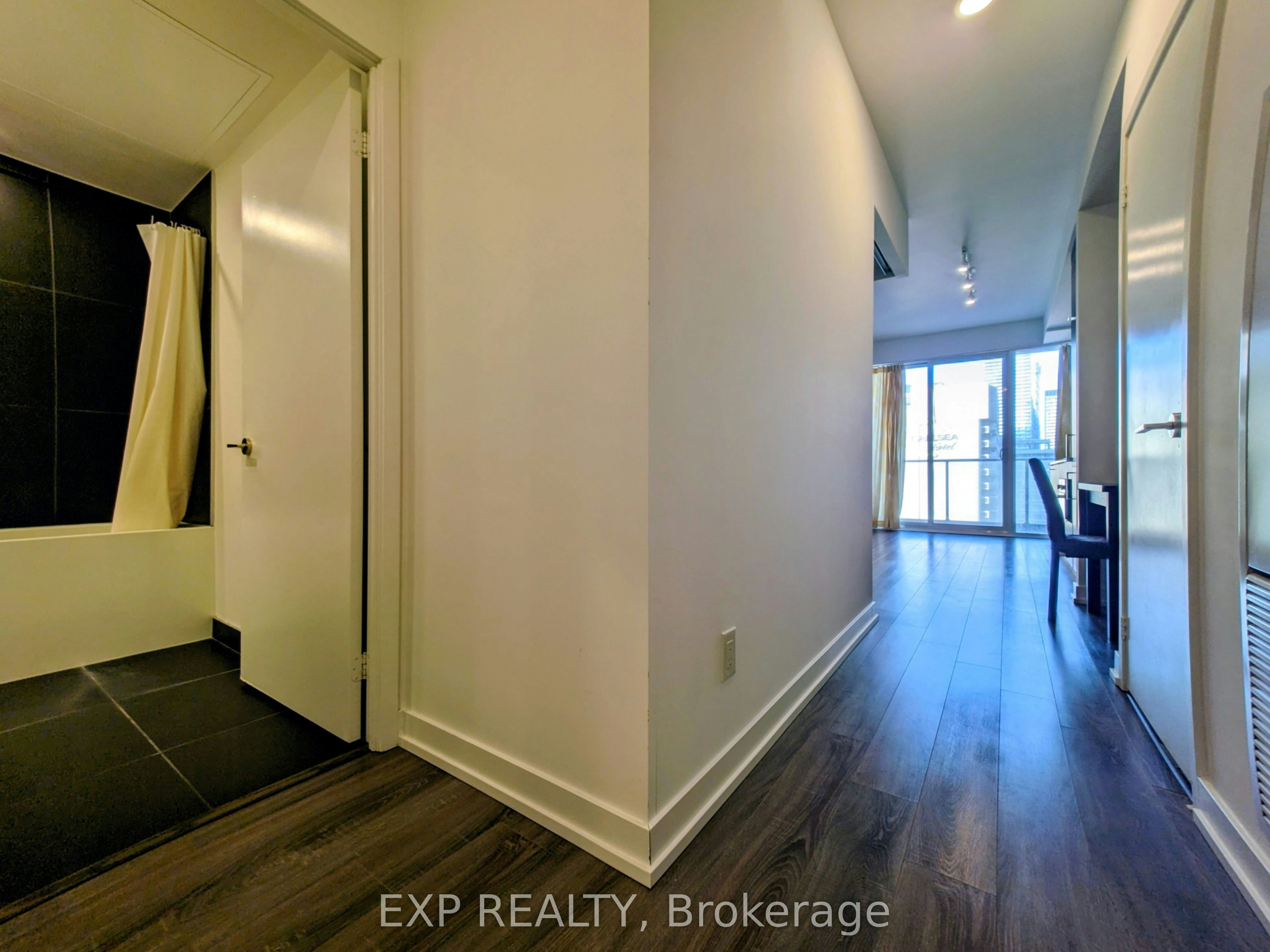1821-20 Edward Street, Toronto, ON, M5G 1C9 - 4