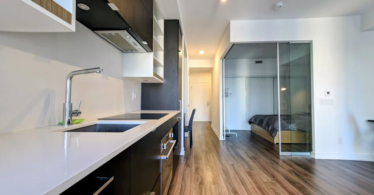1821-20 Edward Street, Toronto, ON, M5G 1C9