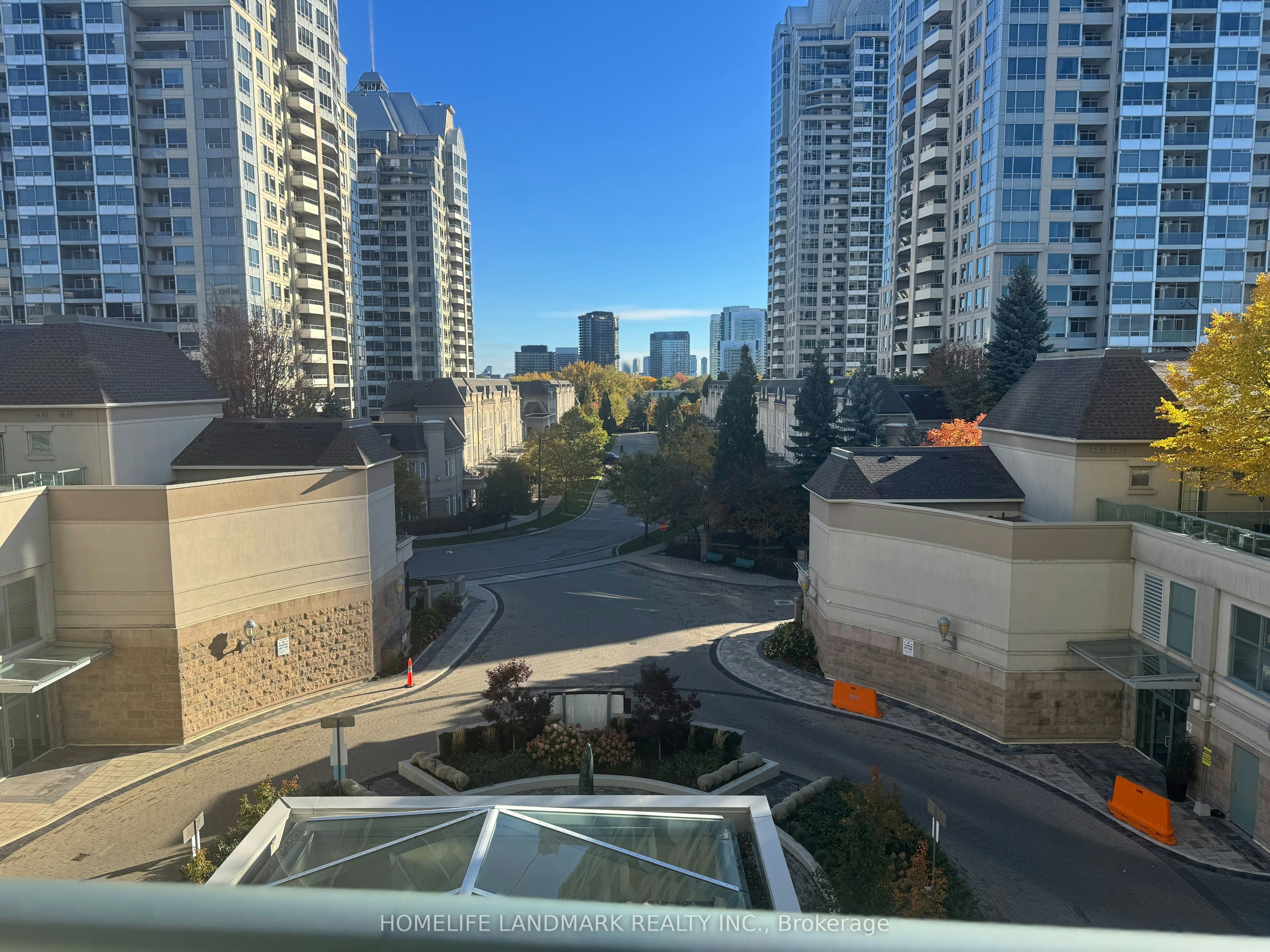 # 405-17 Barberry Place, Toronto, ON, M2K 3E2