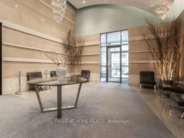 2501-23 Hollywood Avenue, Toronto, ON, M4L 2K4 - 33