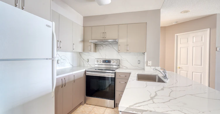 2501-23 Hollywood Avenue, Toronto, ON, M4L 2K4 - 13