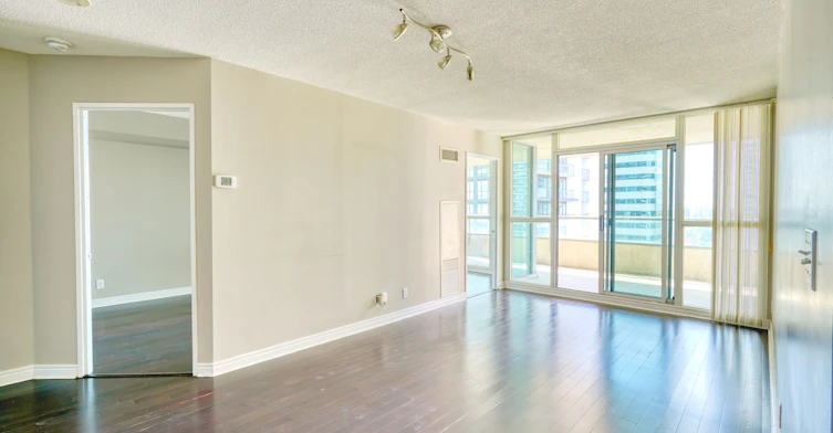 2501-23 Hollywood Avenue, Toronto, ON, M4L 2K4 - 7