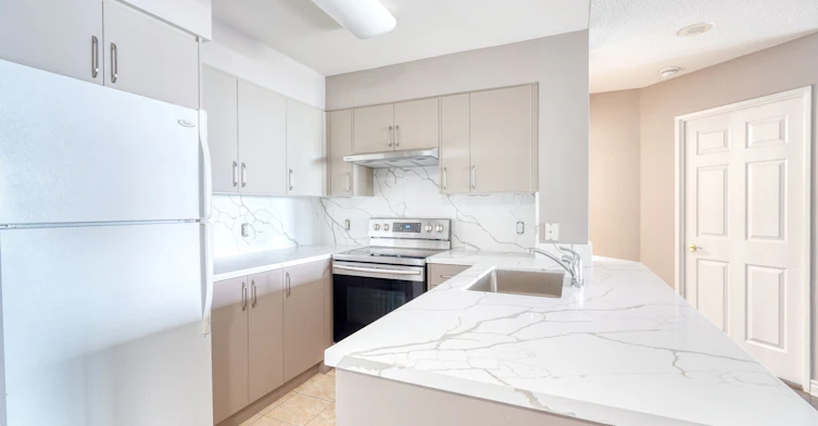 2501-23 Hollywood Avenue, Toronto, ON, M4L 2K4 - 10