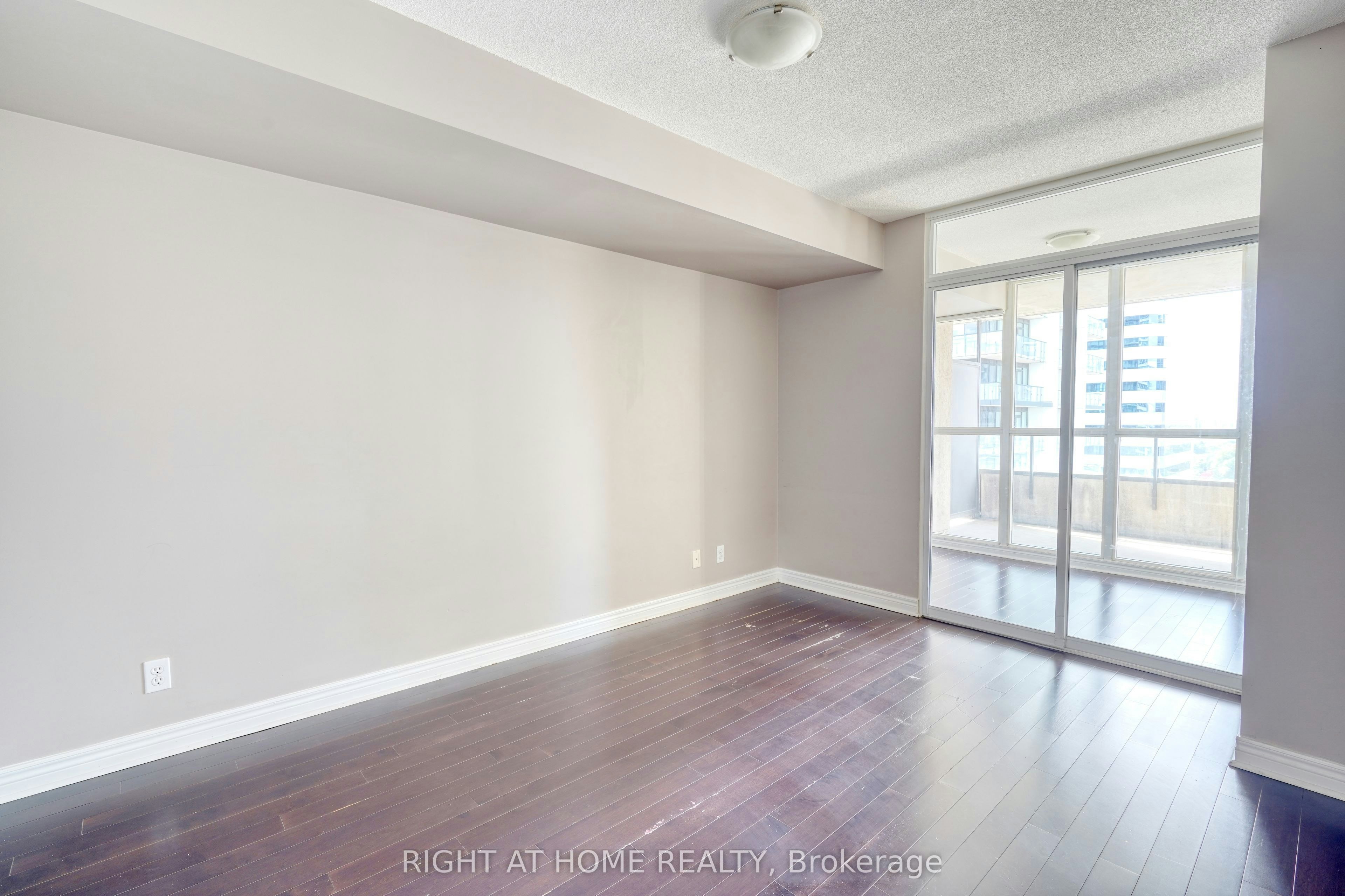 2501-23 Hollywood Avenue, Toronto, ON, M4L 2K4 - 15