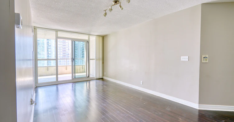 2501-23 Hollywood Avenue, Toronto, ON, M4L 2K4 - 6