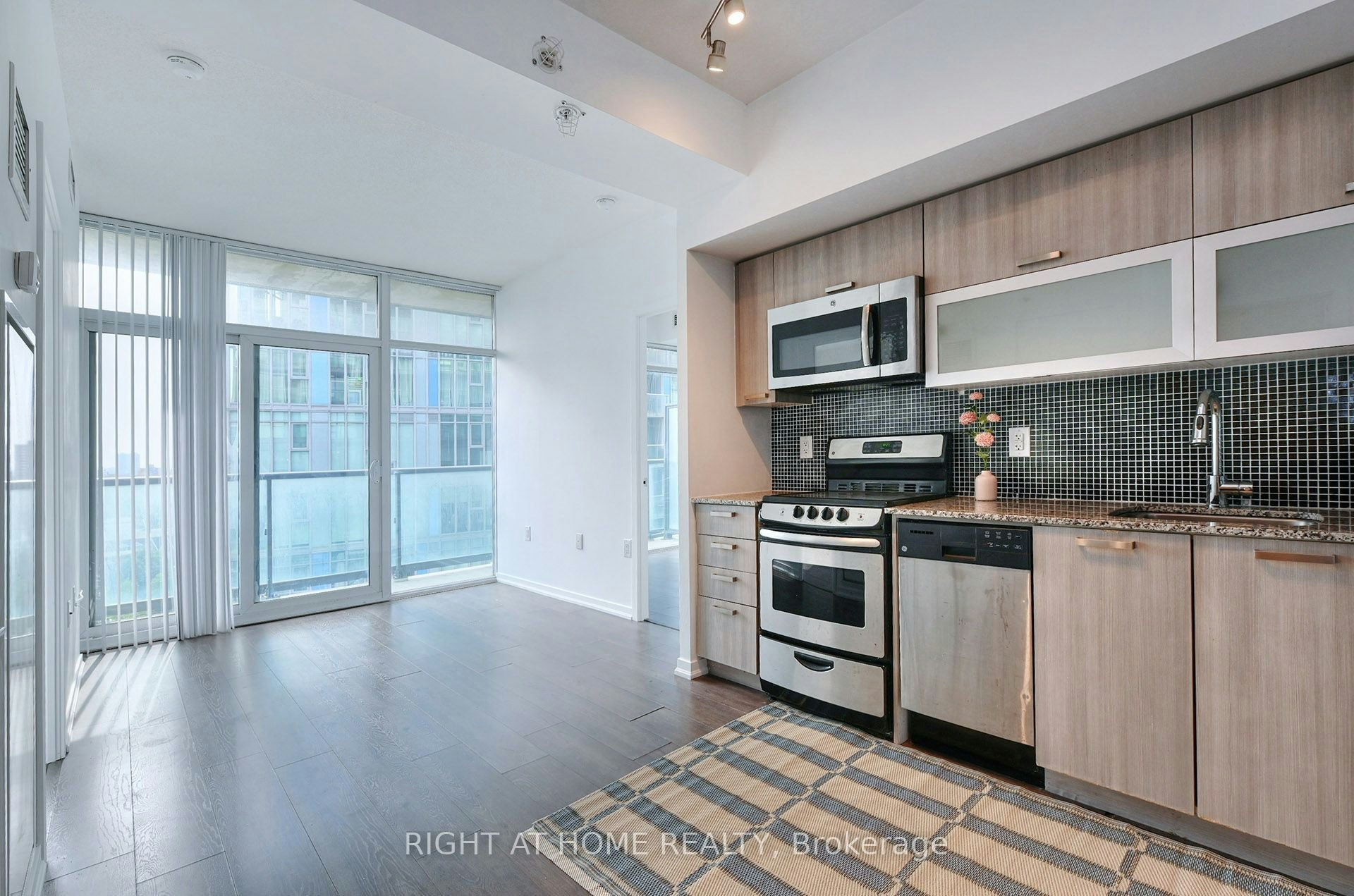1511W-36 Lisgar Street, Toronto, ON, M6J 0C7 - 6