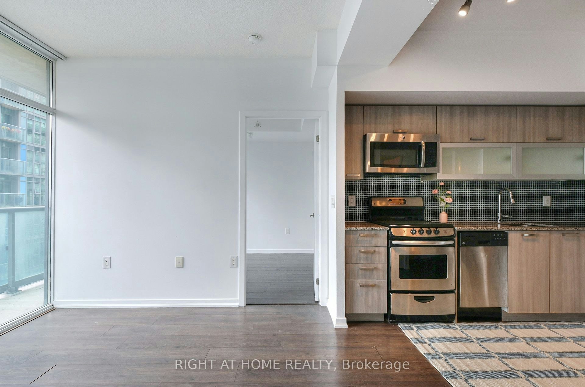 1511W-36 Lisgar Street, Toronto, ON, M6J 0C7 - 9