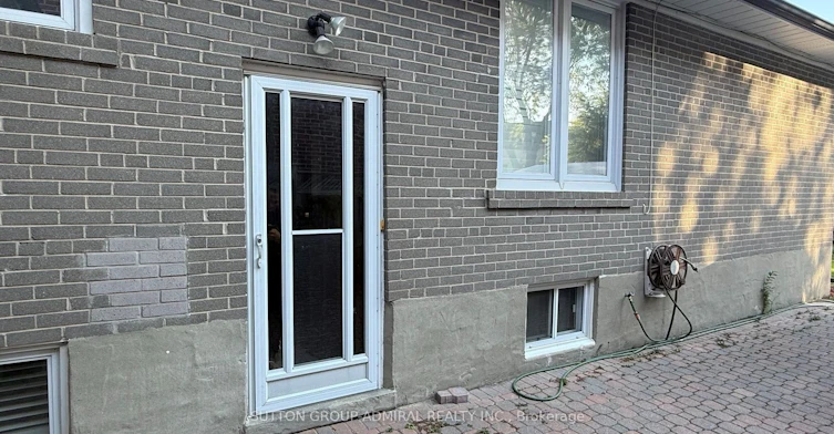 Bsmnt-307 Churchill Avenue, Toronto, ON, M2R 1E6 - 11