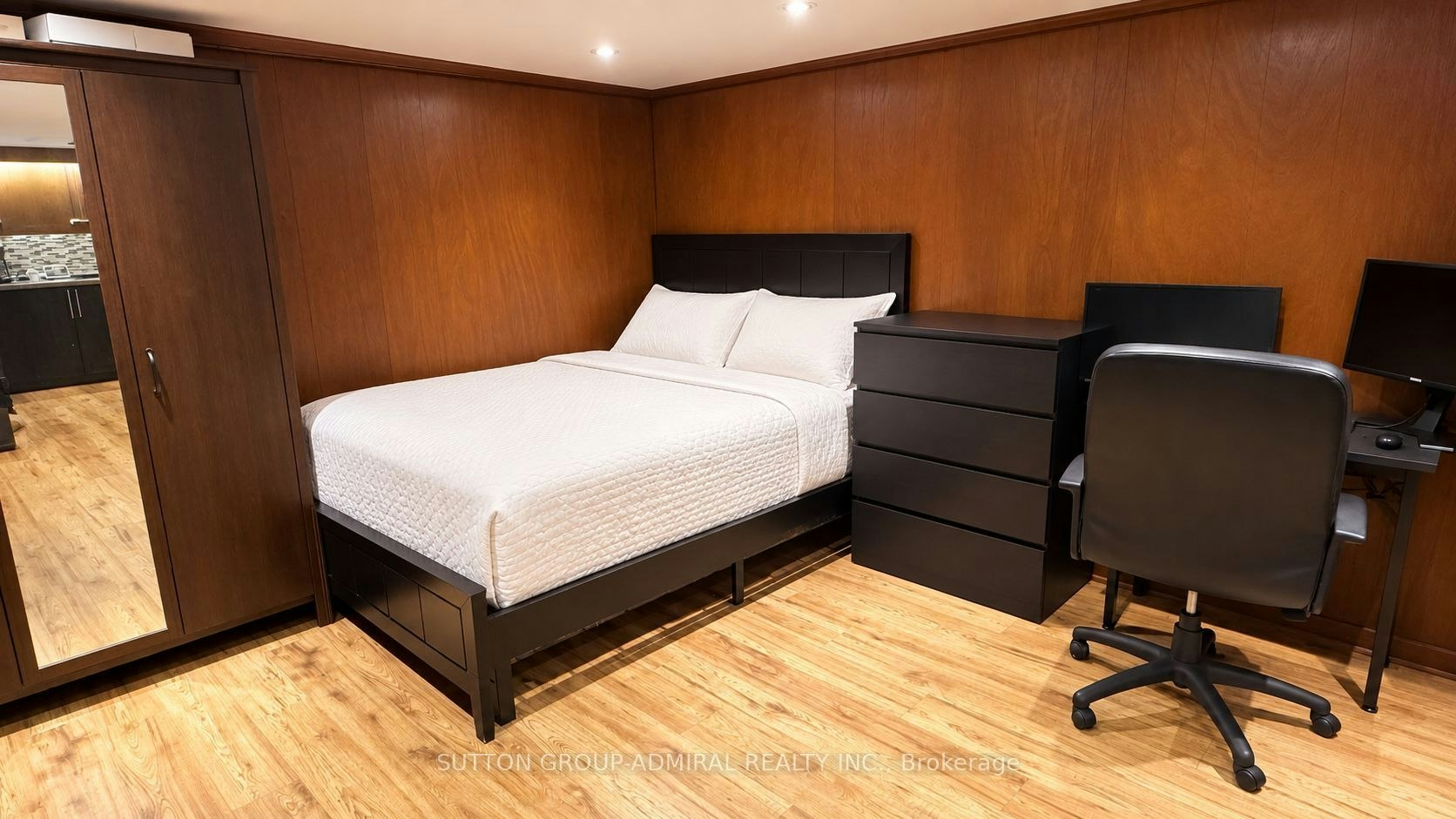 Bsmnt-307 Churchill Avenue, Toronto, ON, M2R 1E6 - 5