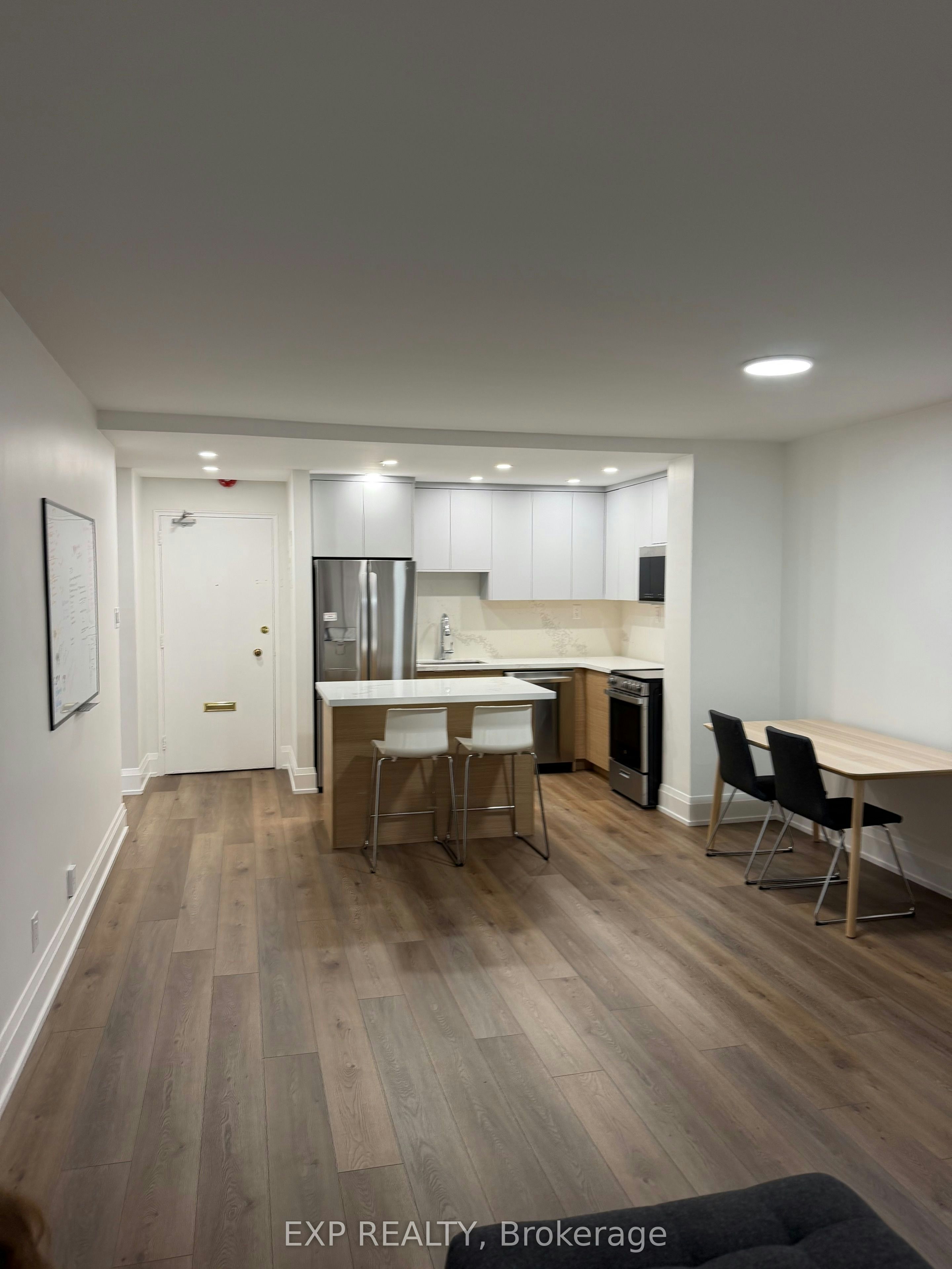 404-60 Montclair Avenue, Toronto, ON, M5P 1P7