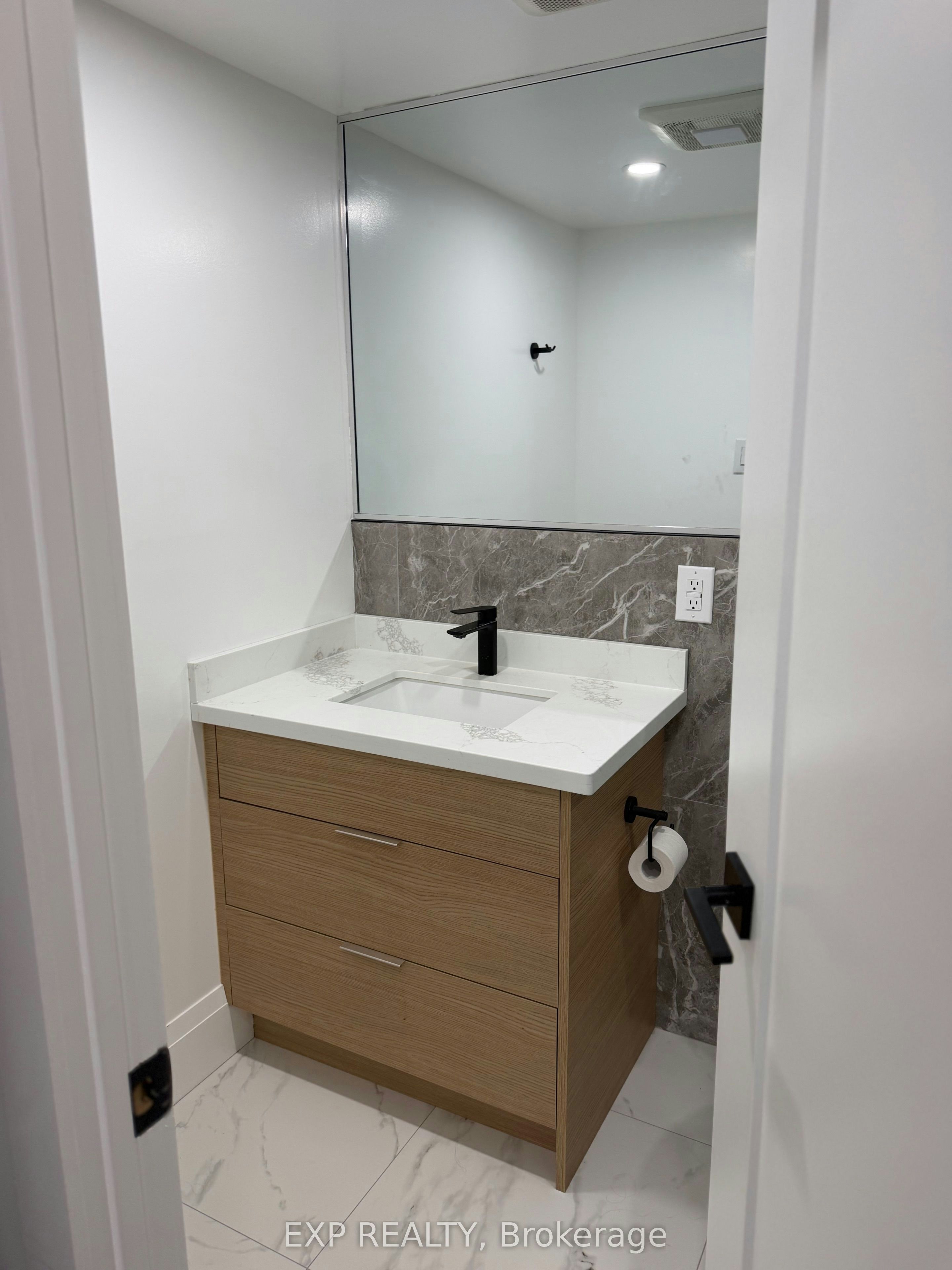 404-60 Montclair Avenue, Toronto, ON, M5P 1P7 - 10