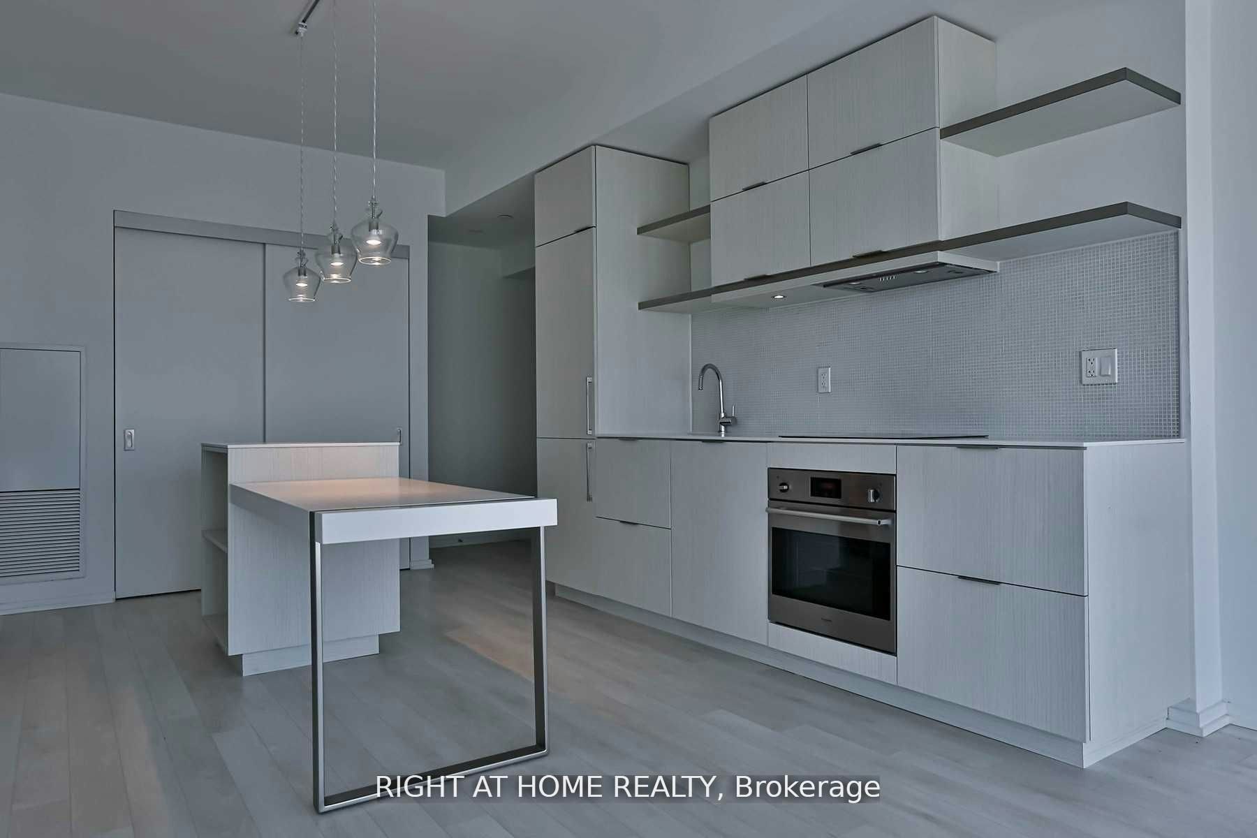 5614-197 Yonge Street, Toronto, ON, M5B 1M4 - 5