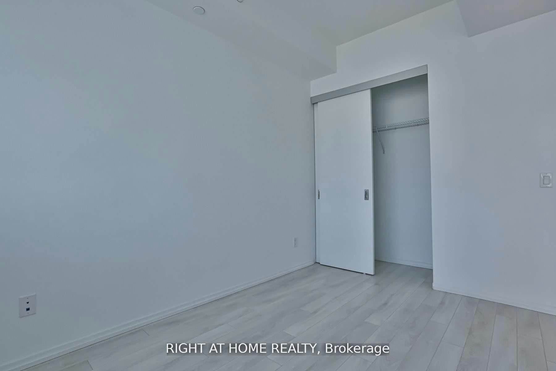 5614-197 Yonge Street, Toronto, ON, M5B 1M4 - 10