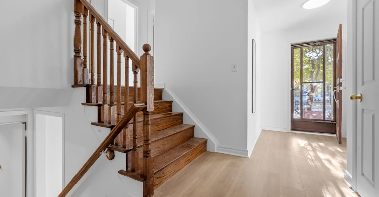 2 Lisburn Crescent, Toronto, ON, M2J 2Z5 - 7