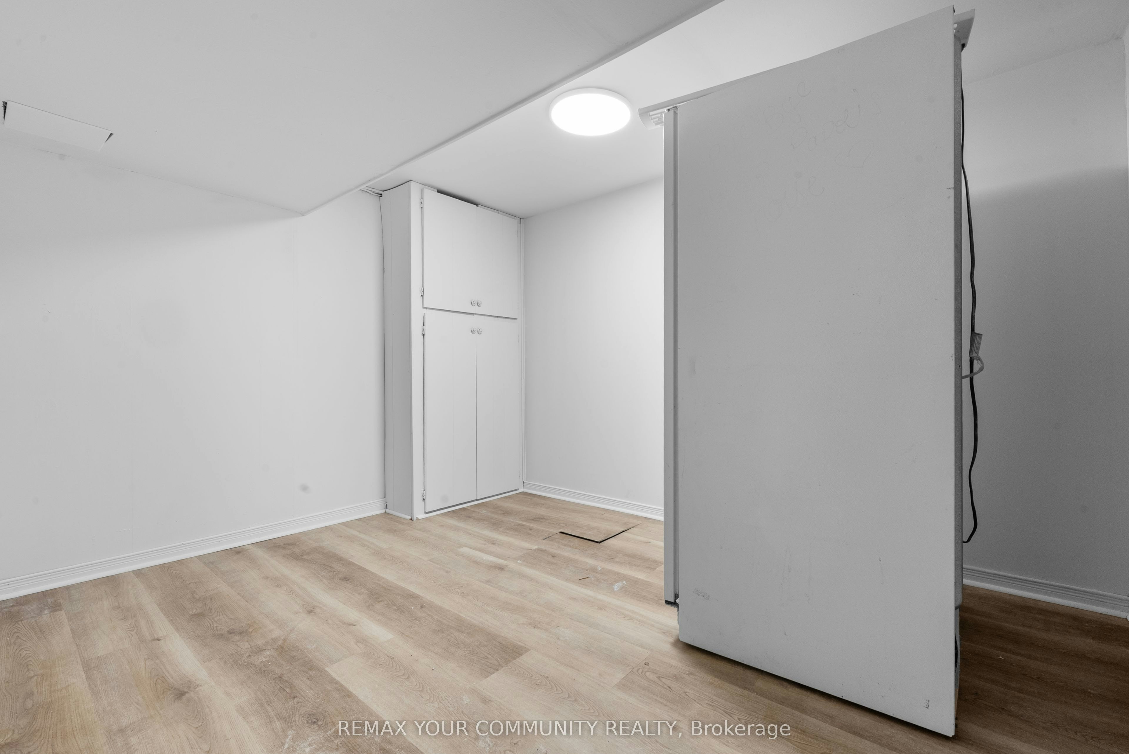 2 Lisburn Crescent, Toronto, ON, M2J 2Z5 - 17