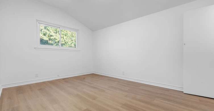 2 Lisburn Crescent, Toronto, ON, M2J 2Z5 - 11