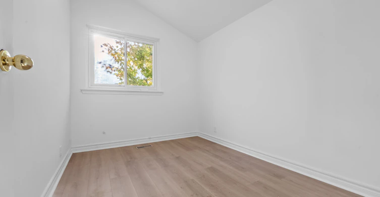 2 Lisburn Crescent, Toronto, ON, M2J 2Z5 - 8