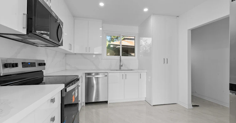 2 Lisburn Crescent, Toronto, ON, M2J 2Z5