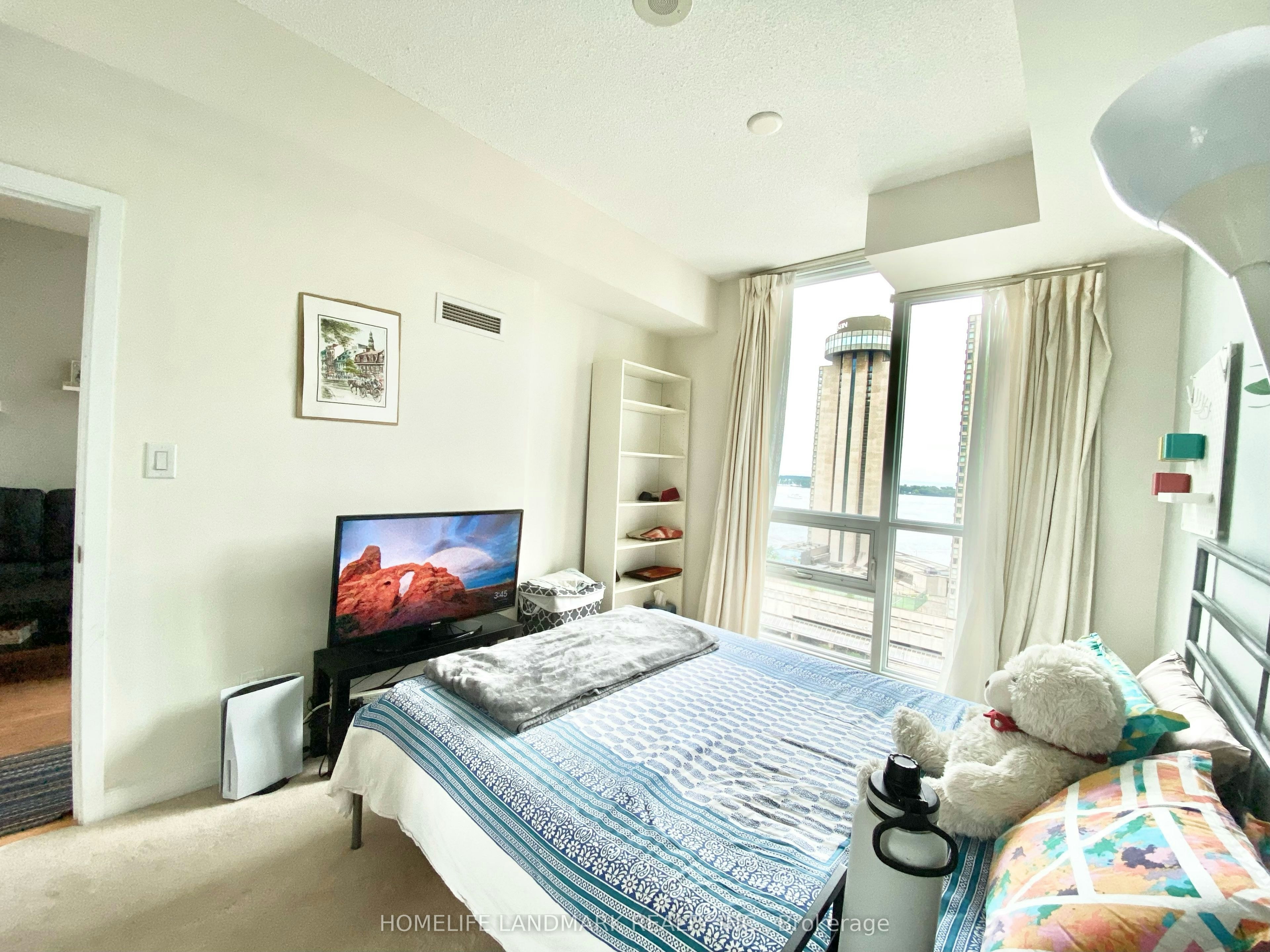 1911-33 Bay Street, Toronto, ON, M5J 2Z3 - 11