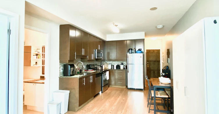 1911-33 Bay Street, Toronto, ON, M5J 2Z3 - 5
