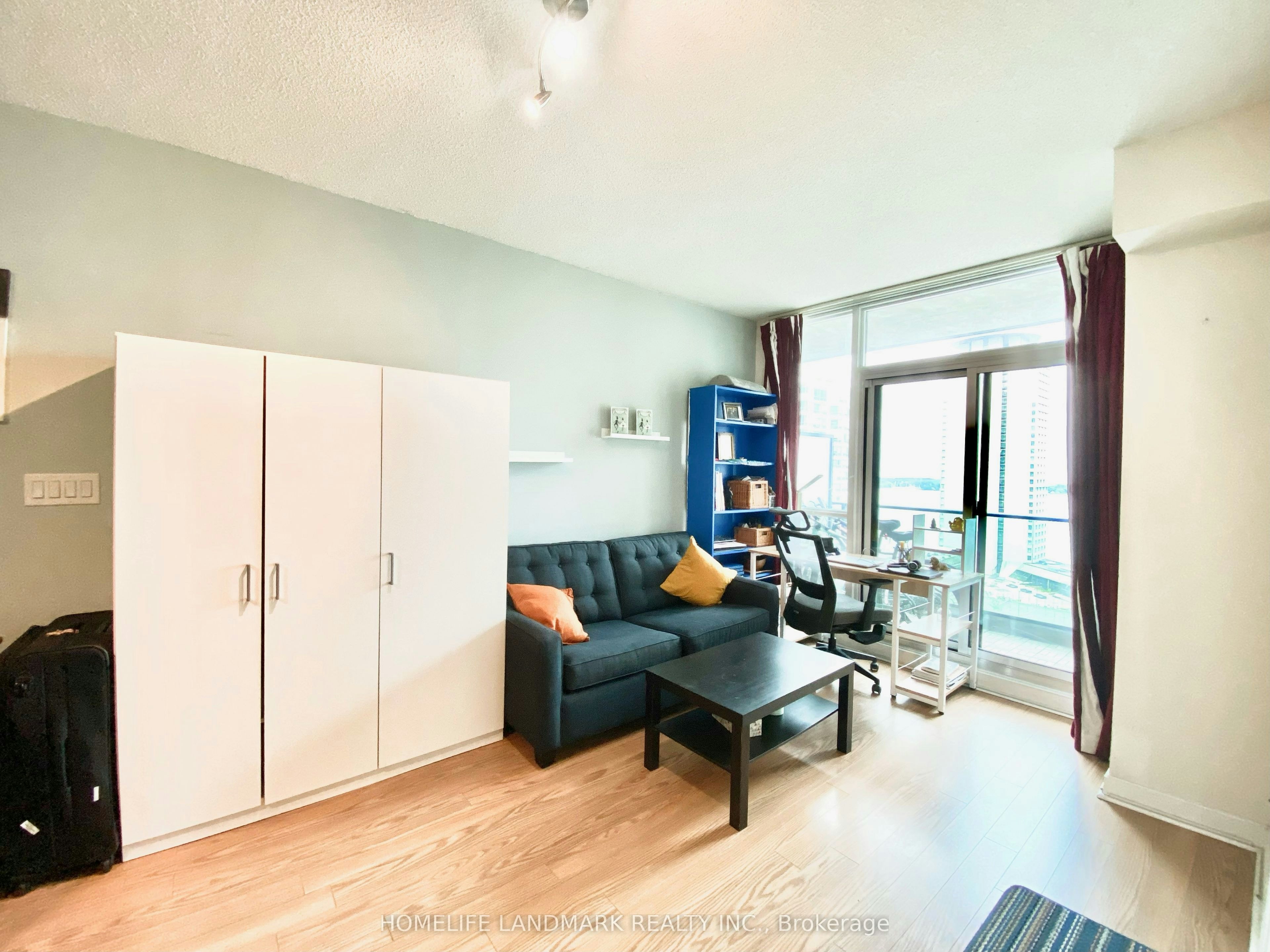 1911-33 Bay Street, Toronto, ON, M5J 2Z3 - 3