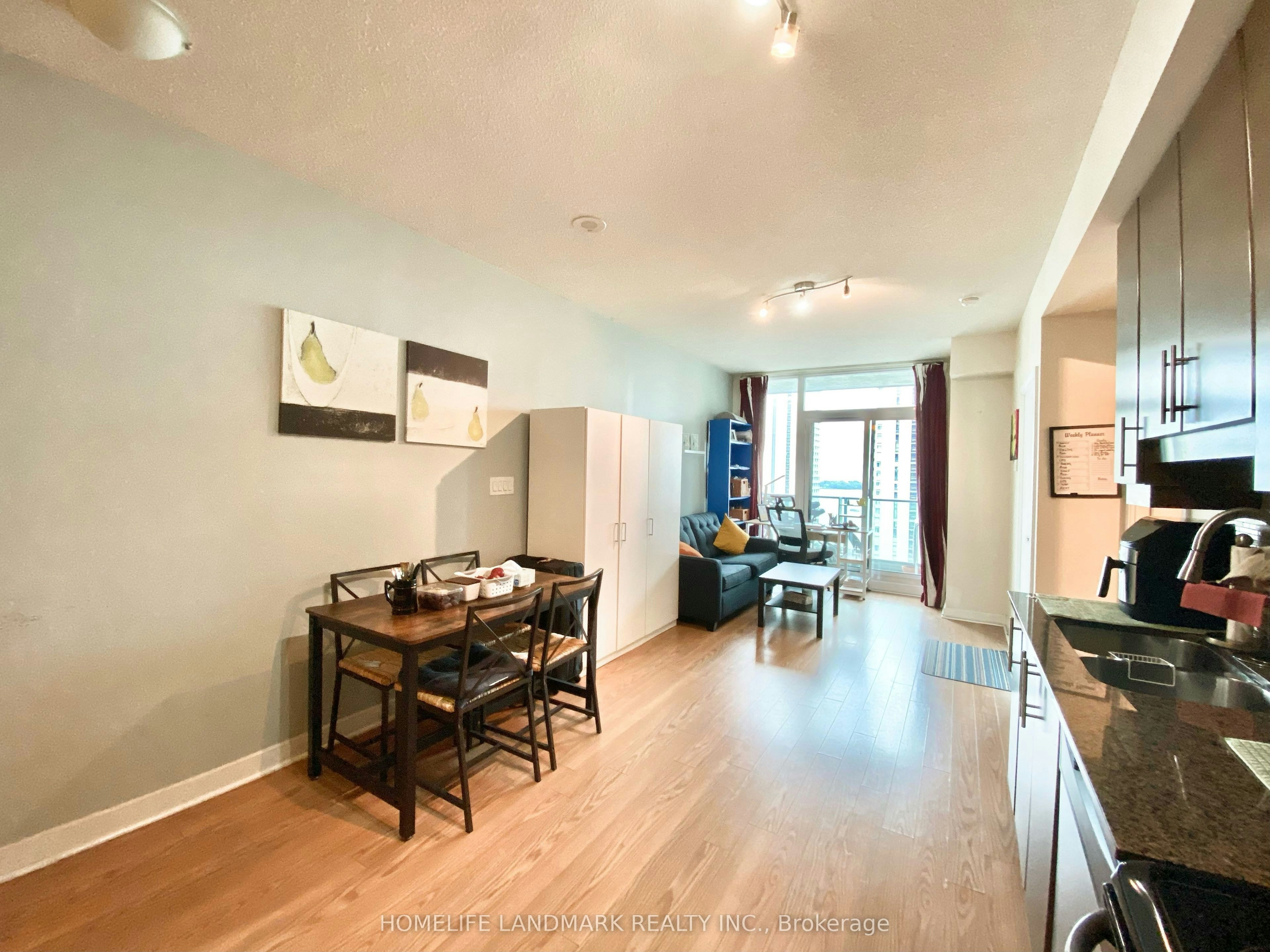 1911-33 Bay Street, Toronto, ON, M5J 2Z3 - 2