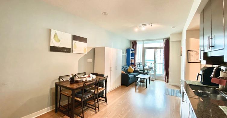 1911-33 Bay Street, Toronto, ON, M5J 2Z3 - 2