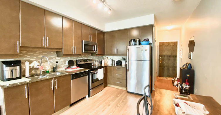 1911-33 Bay Street, Toronto, ON, M5J 2Z3 - 6