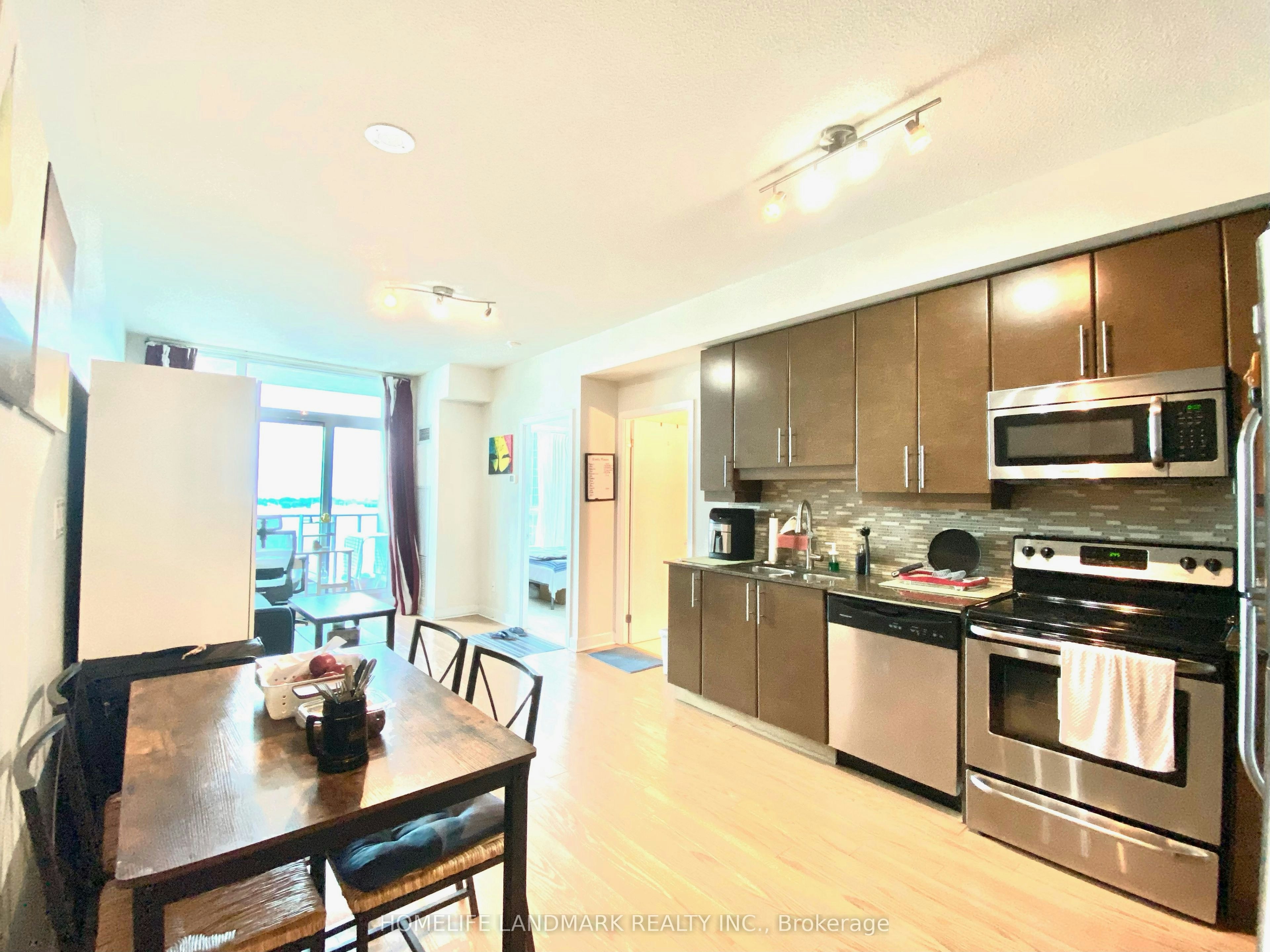 1911-33 Bay Street, Toronto, ON, M5J 2Z3 - 7