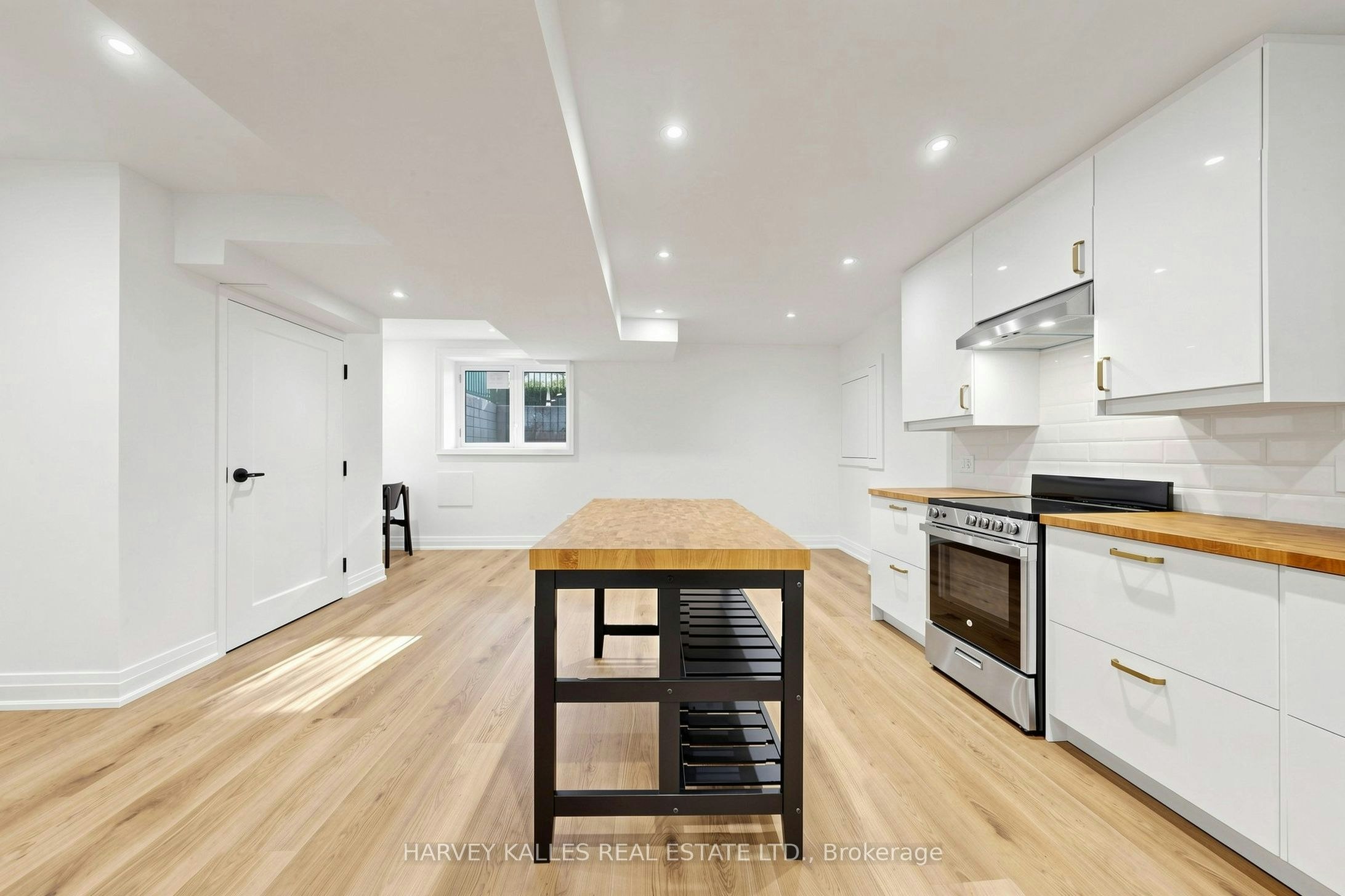 Bsmt-7 Tullis Drive, Toronto, ON, M4S 2E2 - 12