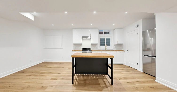 Bsmt-7 Tullis Drive, Toronto, ON, M4S 2E2 - 7