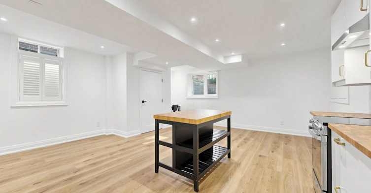 Bsmt-7 Tullis Drive, Toronto, ON, M4S 2E2 - 11