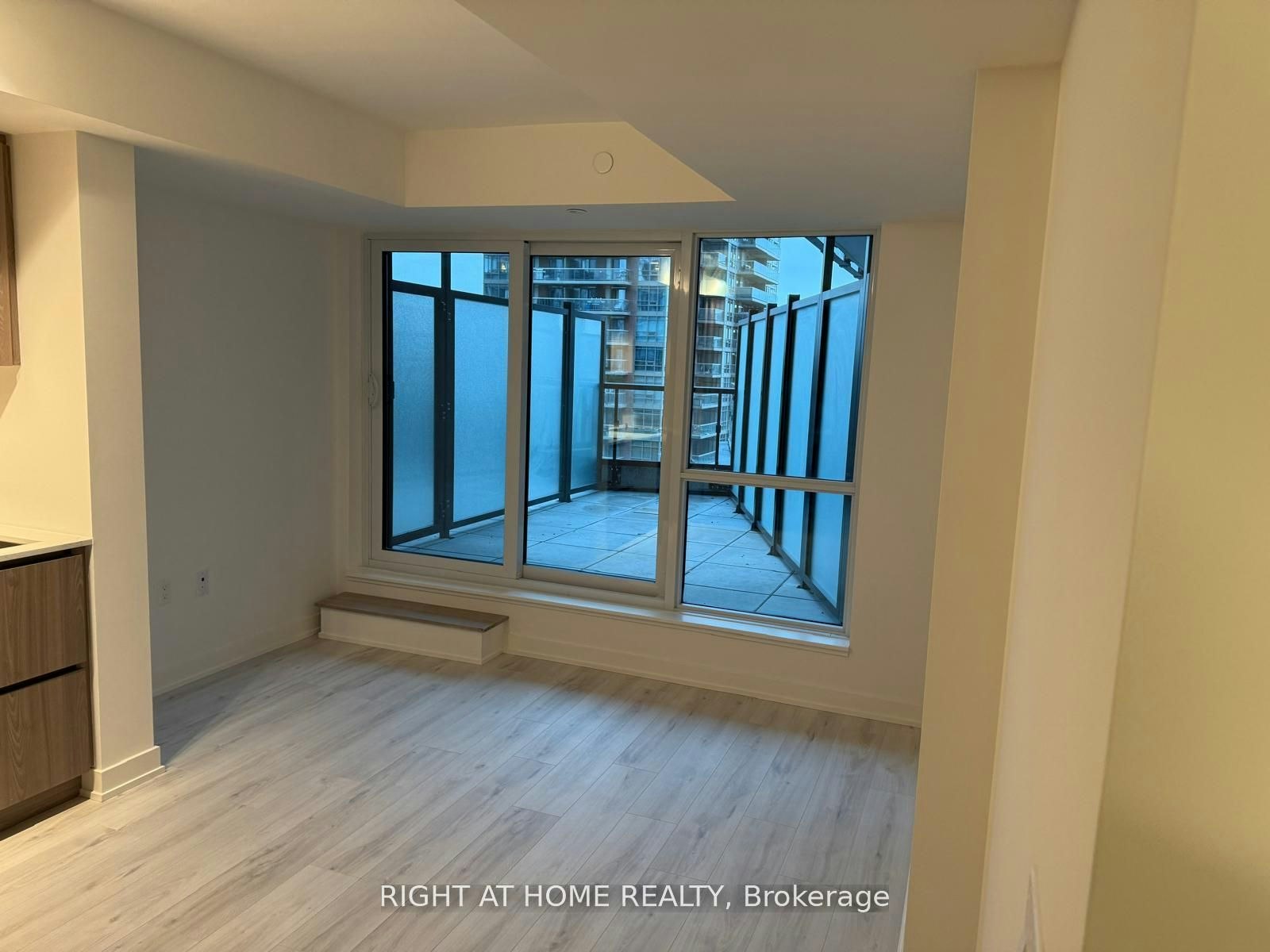 513-110 Broadway Avenue, Toronto, ON, M4P 1V7 - 11