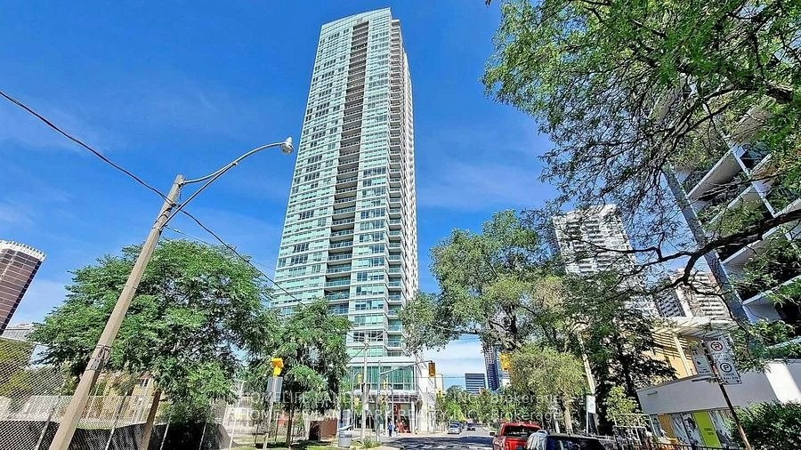 902-120 Homewood Avenue, Toronto, ON, M4Y 1J4 - 2
