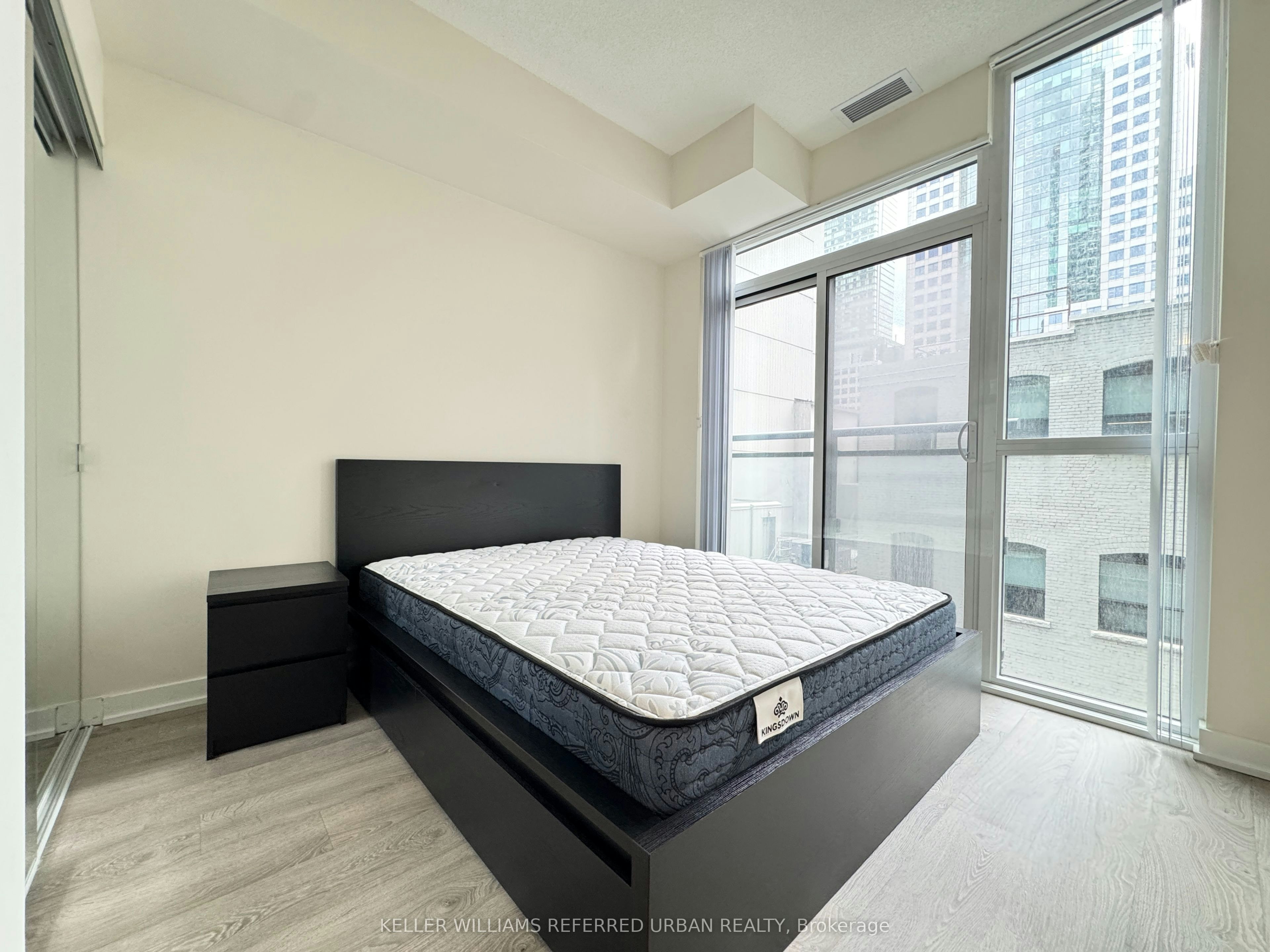 402-99 John Street, Toronto, ON, M5V 0S6 - 7