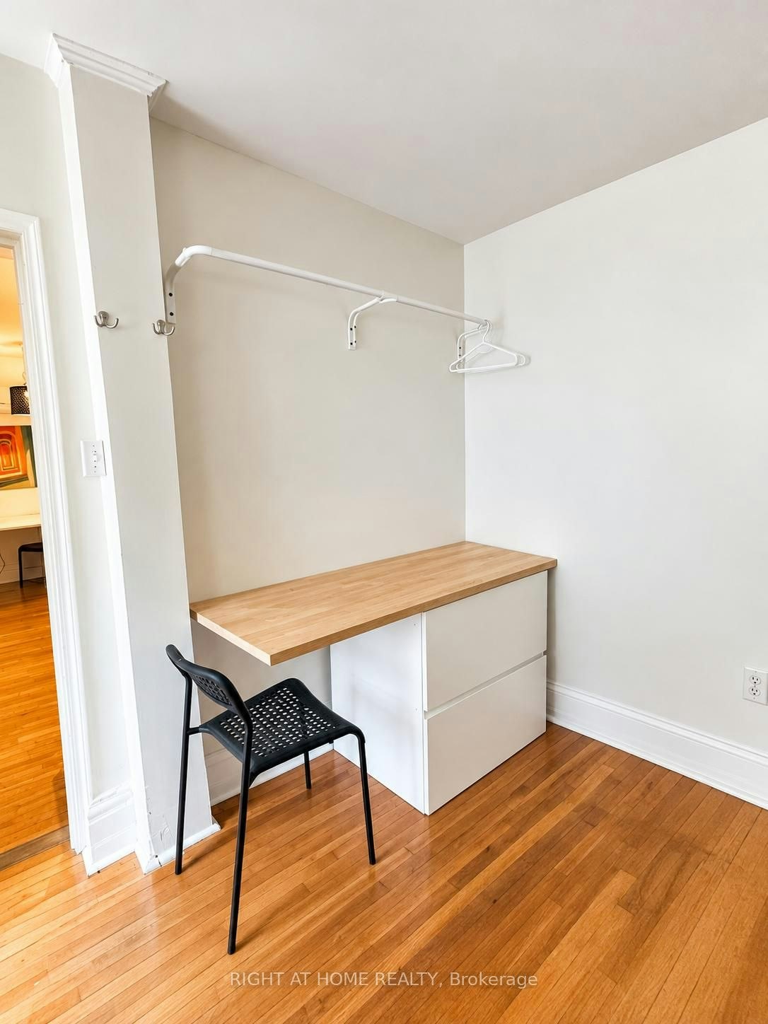 Main floor-10 Borden Street, Toronto, ON, M5S 2M9 - 4