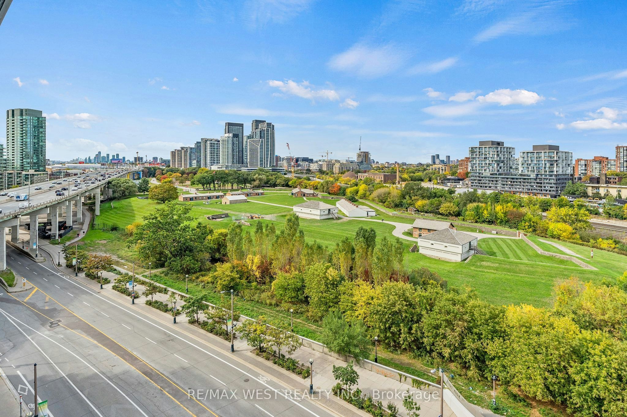 1002-169 Fort York Boulevard, Toronto, ON, M5V 0C8 - 22