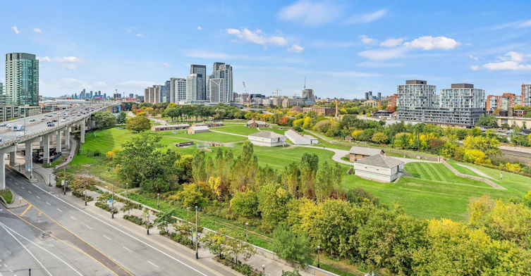 1002-169 Fort York Boulevard, Toronto, ON, M5V 0C8 - 22
