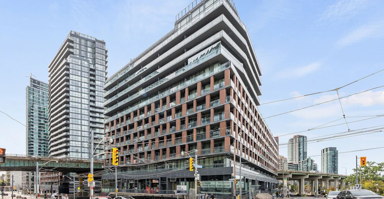 1002-169 Fort York Boulevard, Toronto, ON, M5V 0C8 - 2