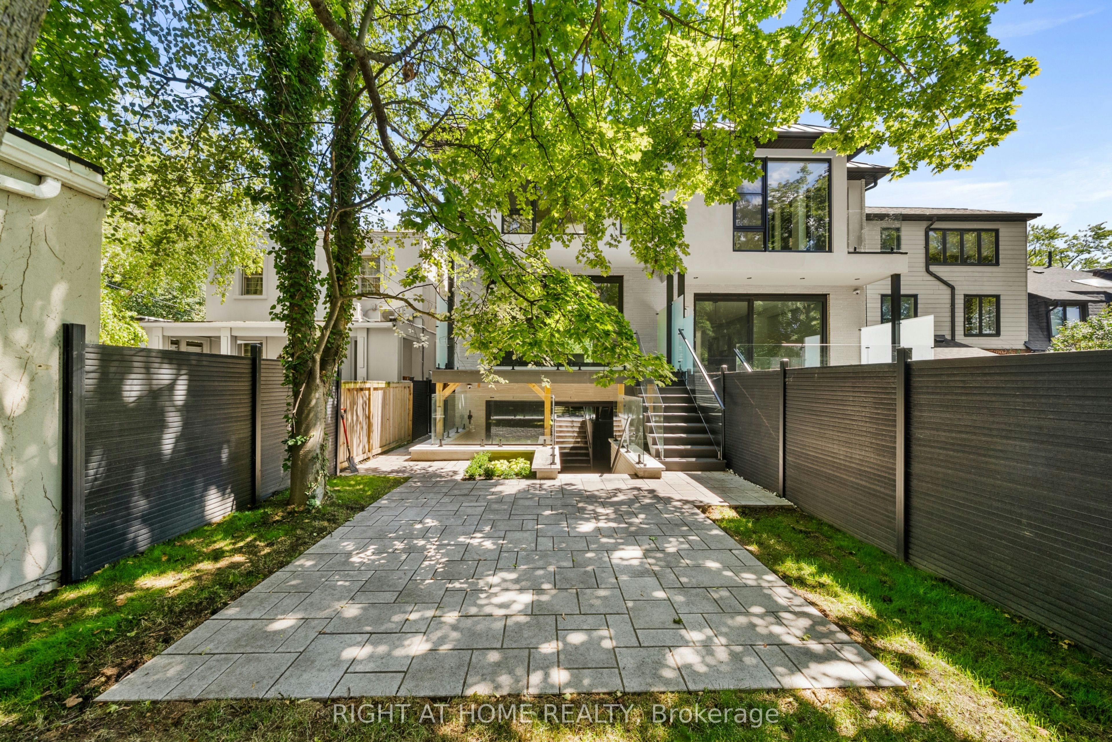 74B Rathnelly Avenue, Toronto, ON, M4V 2M6 - 50