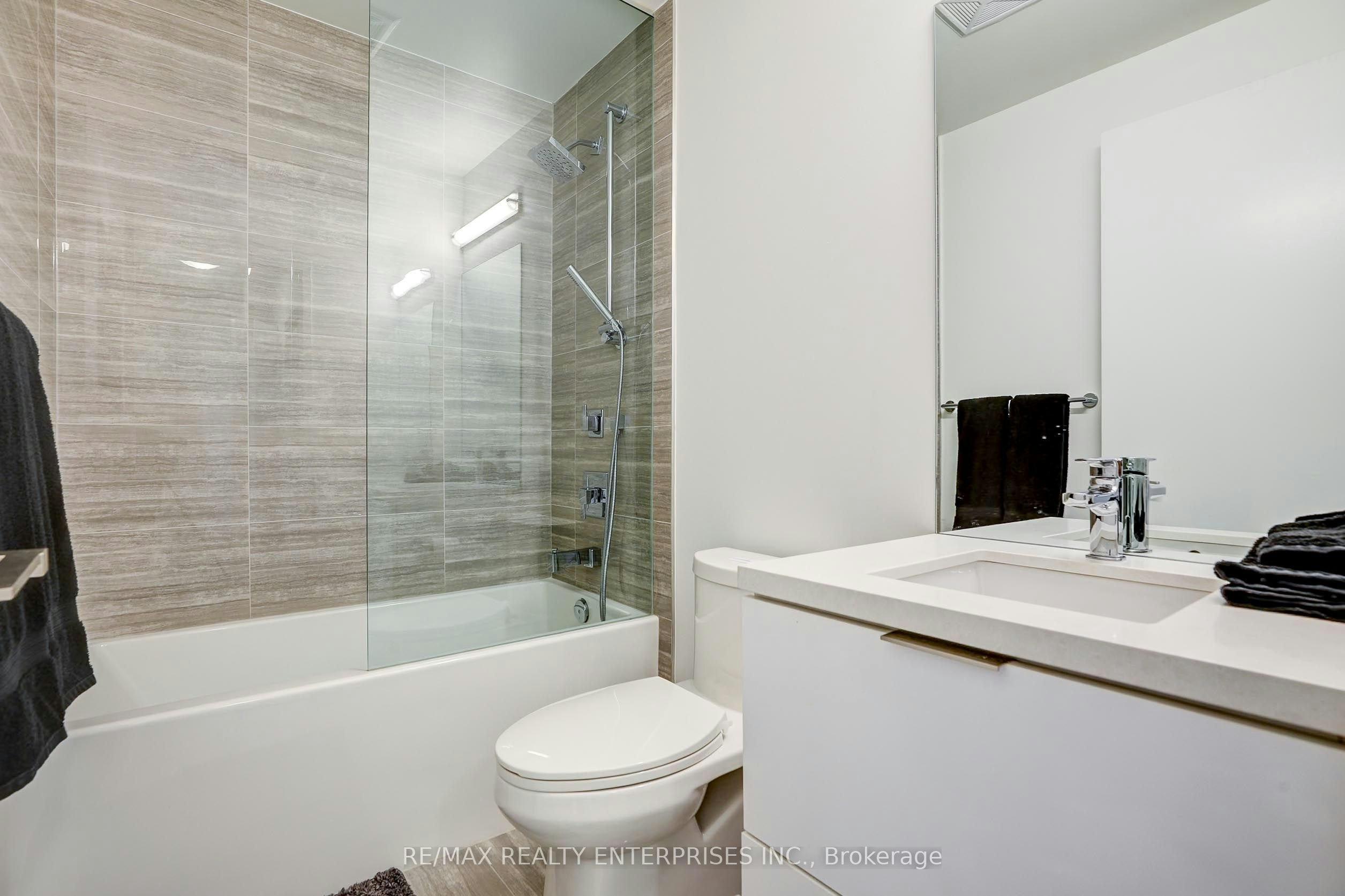 2706-30 Ordnance Street, Toronto, ON, M6K 0C8 - 3