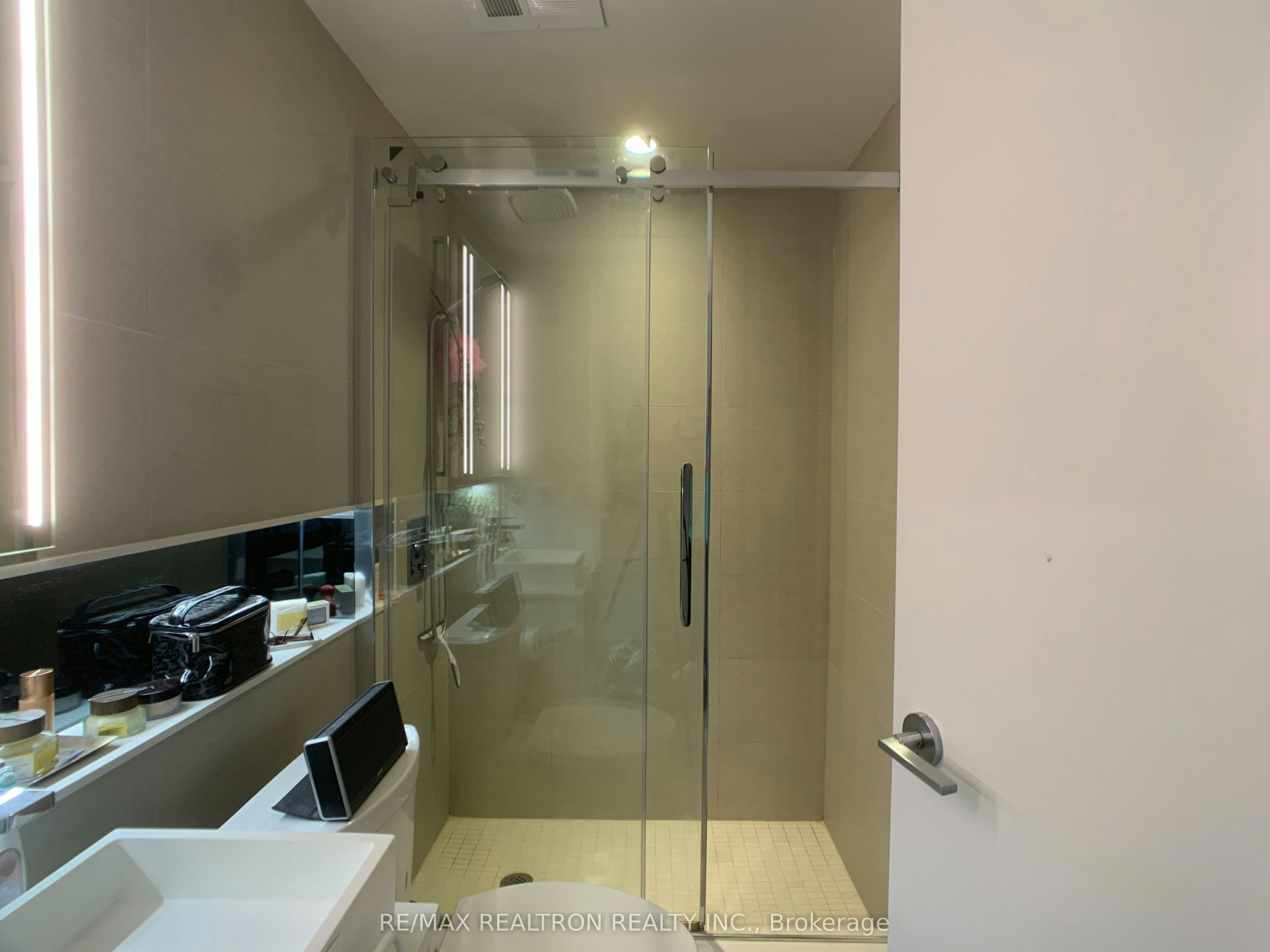 1201-215 Queen Street W, Toronto, ON, M5V 0P5 - 3