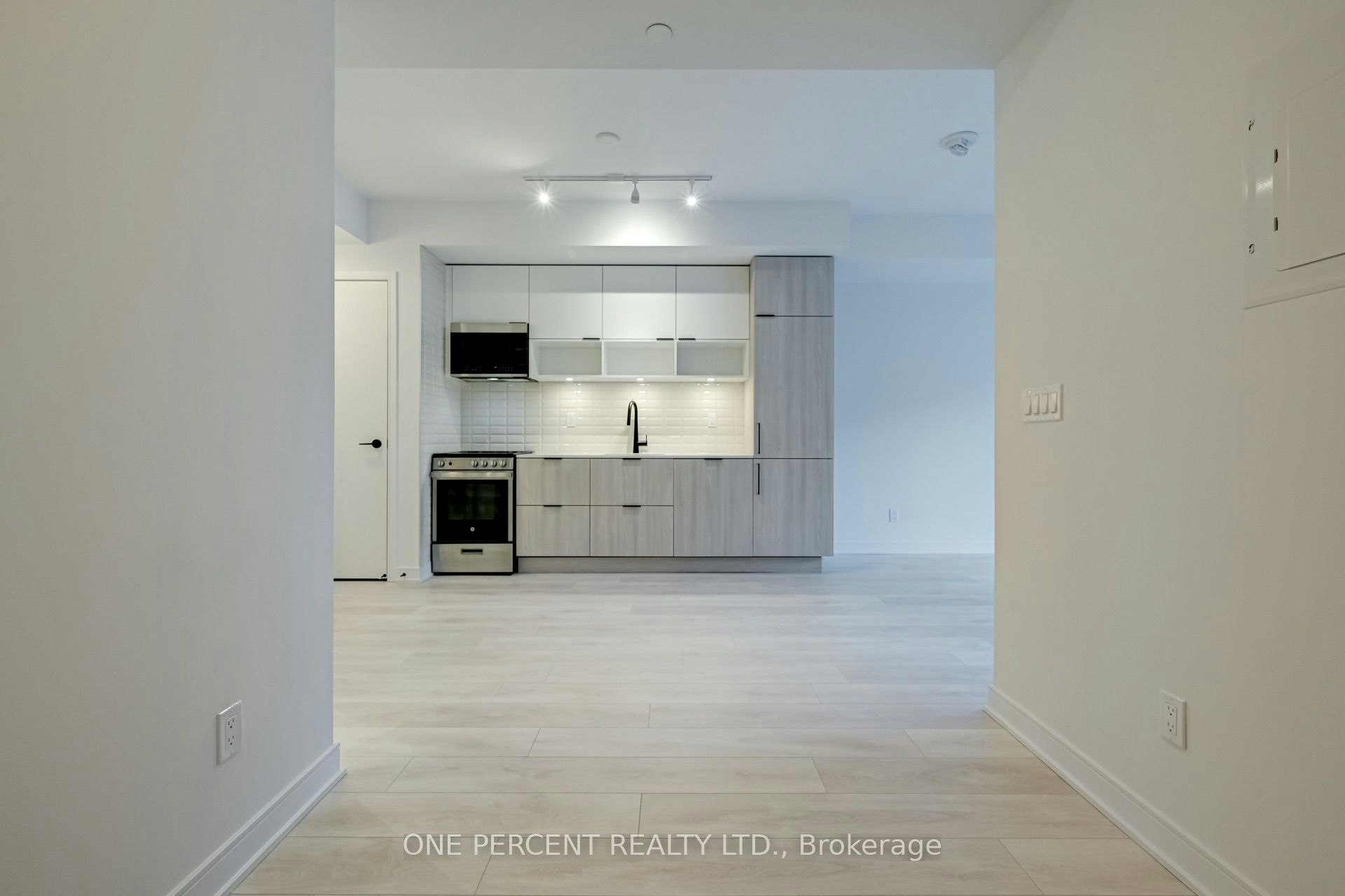 S408-35 Rolling Mills Road, Toronto, ON, M5A 0V6 - 19