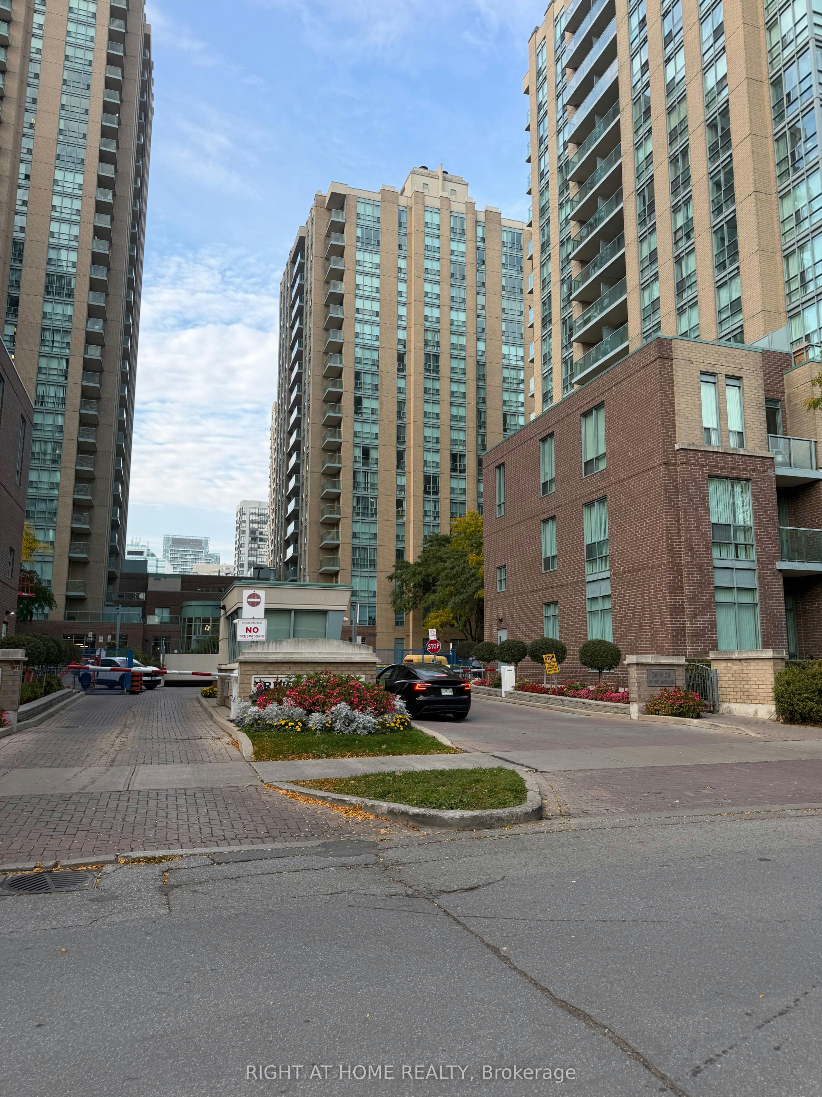 908-26 Olive Avenue, Toronto, ON, M2N 7G7